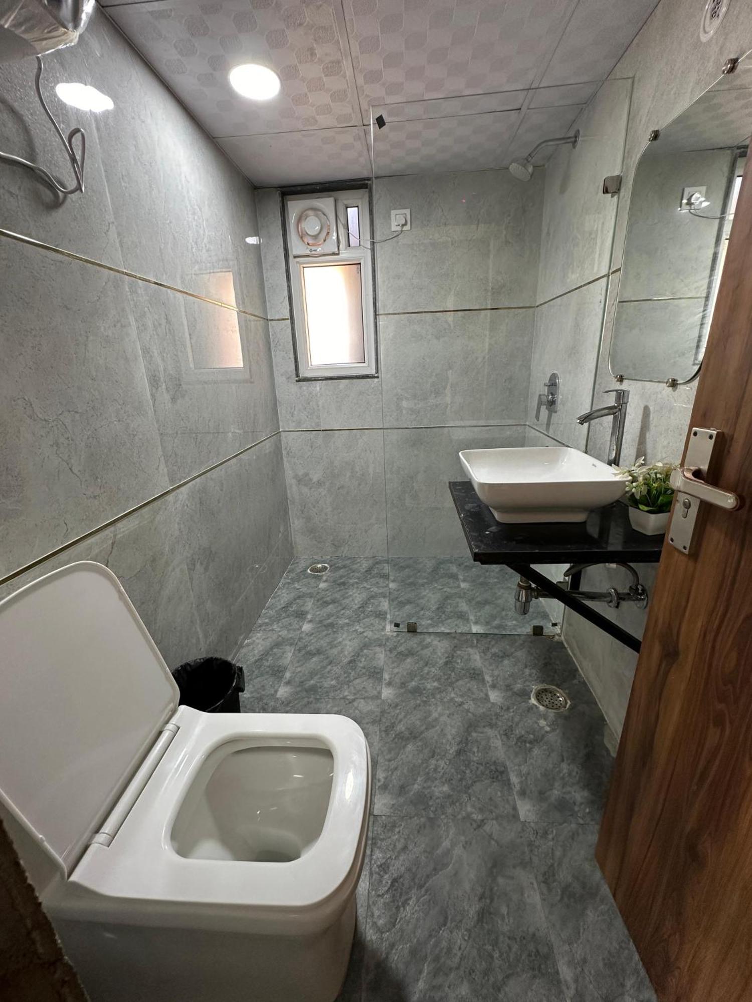 Sky Villa With Private Pool Noida Exterior photo