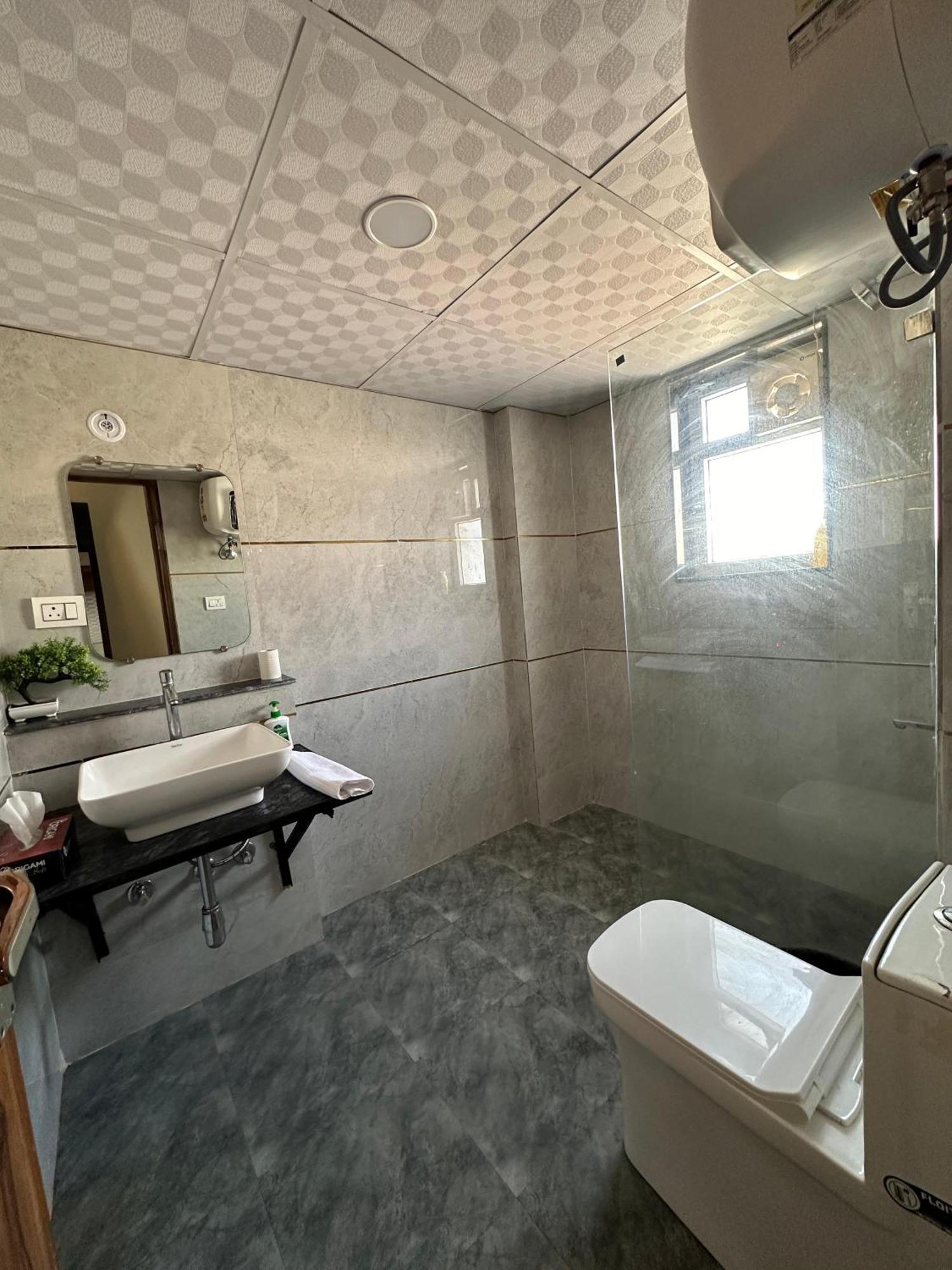 Sky Villa With Private Pool Noida Exterior photo