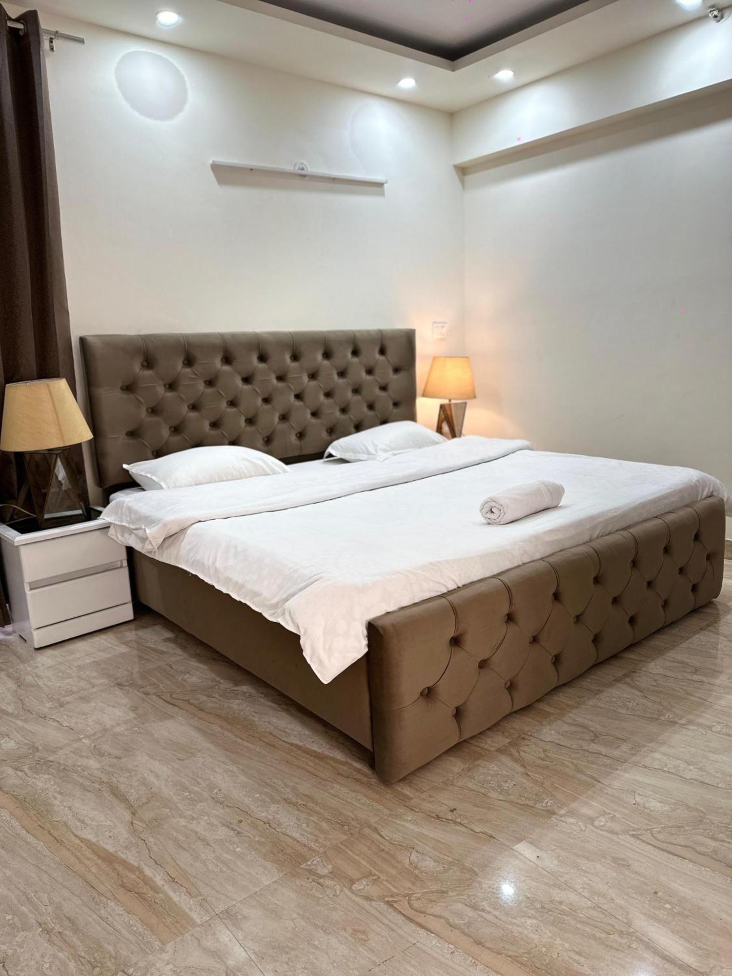 Sky Villa With Private Pool Noida Exterior photo